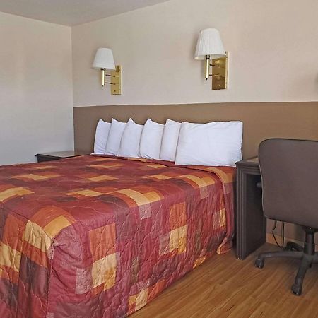Rodeway Inn Бъфало Екстериор снимка