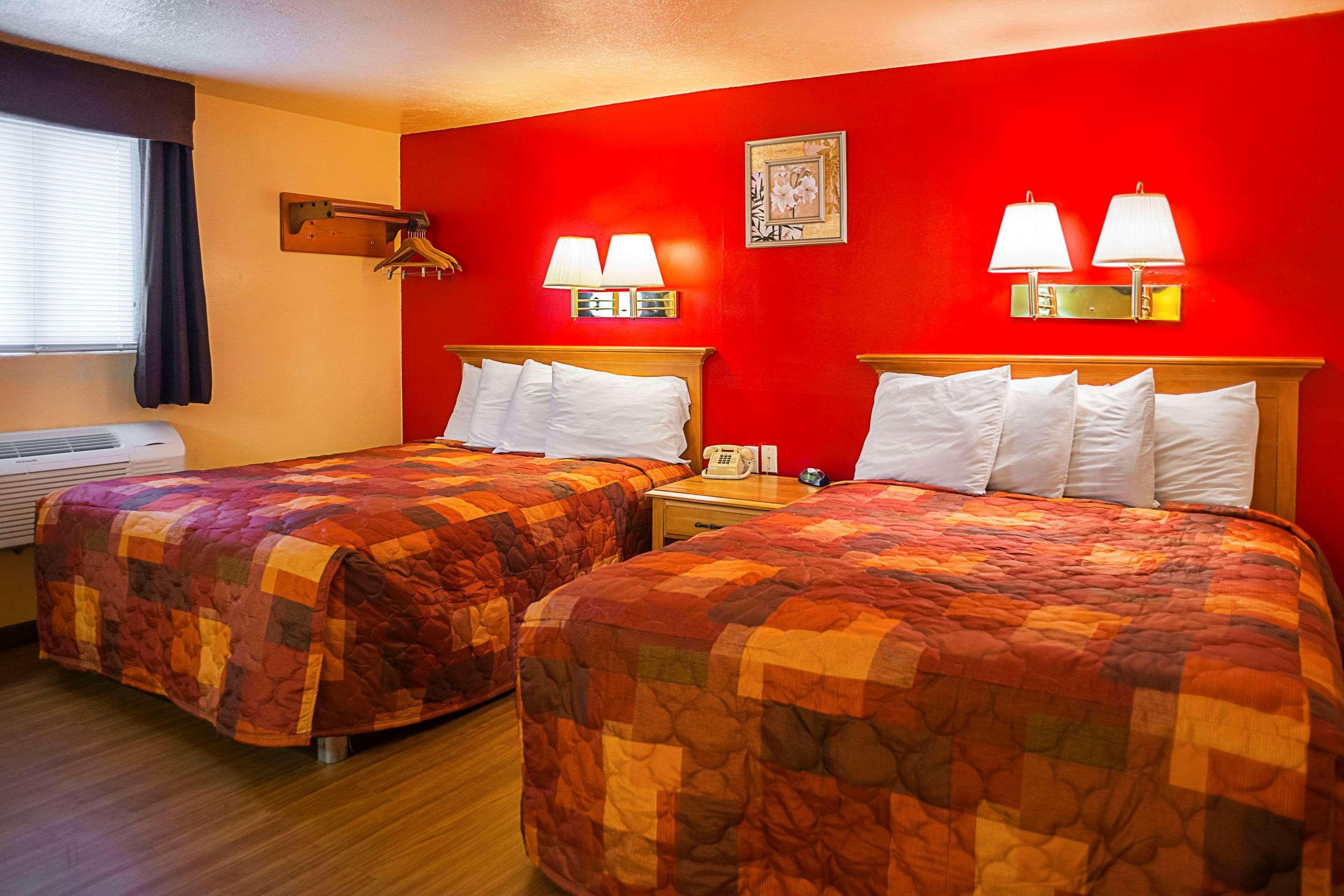 Rodeway Inn Бъфало Екстериор снимка