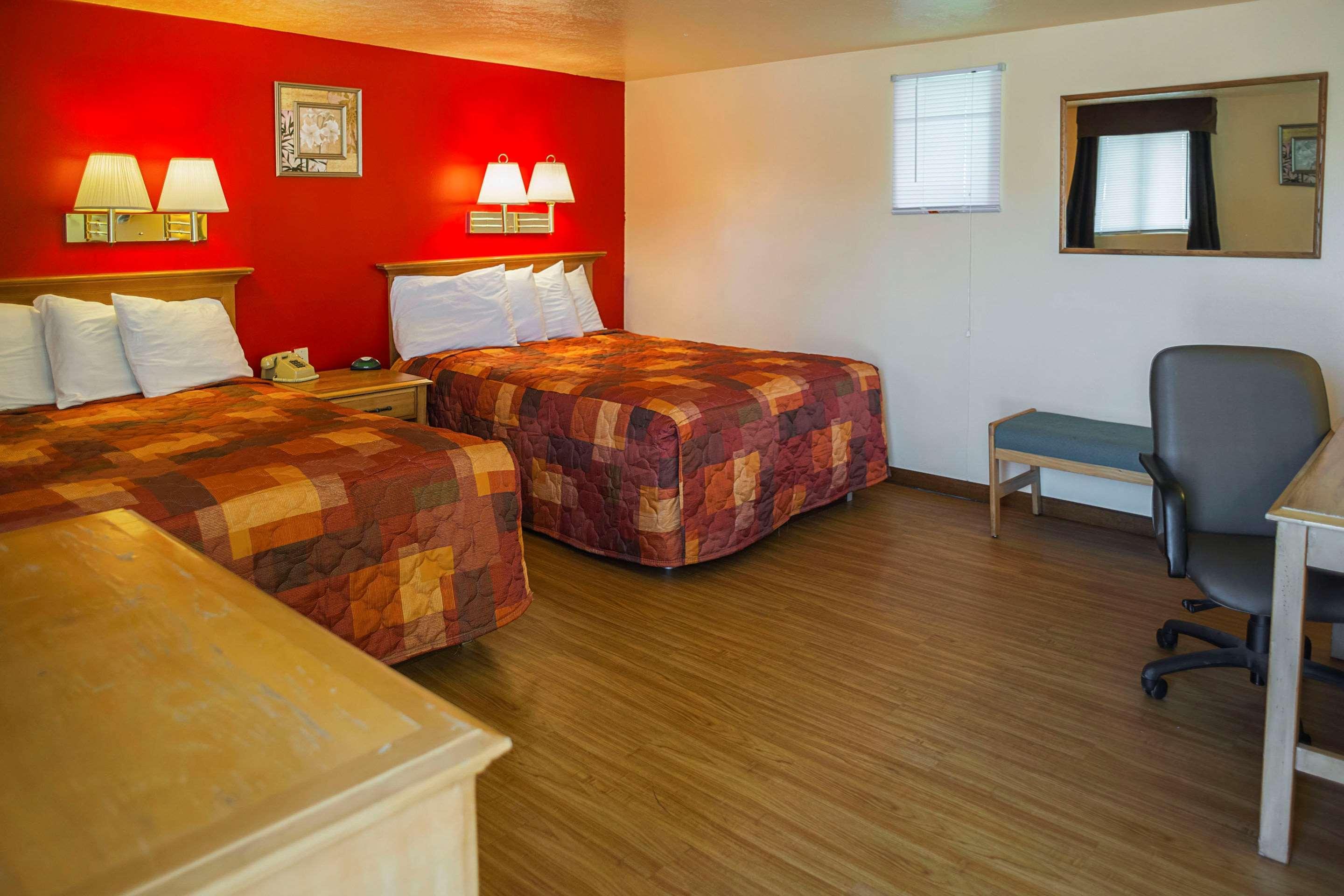 Rodeway Inn Бъфало Екстериор снимка
