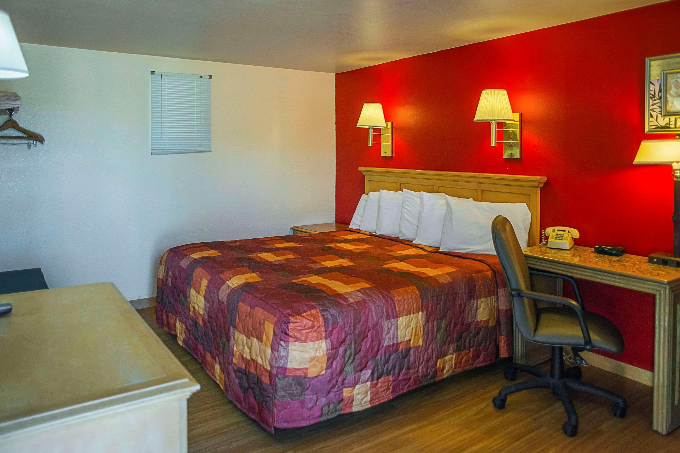 Rodeway Inn Бъфало Екстериор снимка