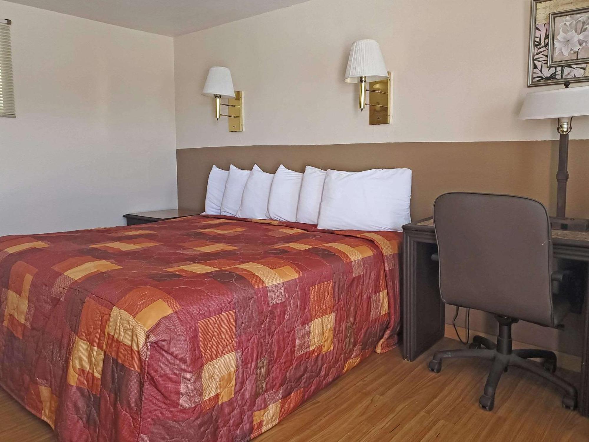 Rodeway Inn Бъфало Екстериор снимка