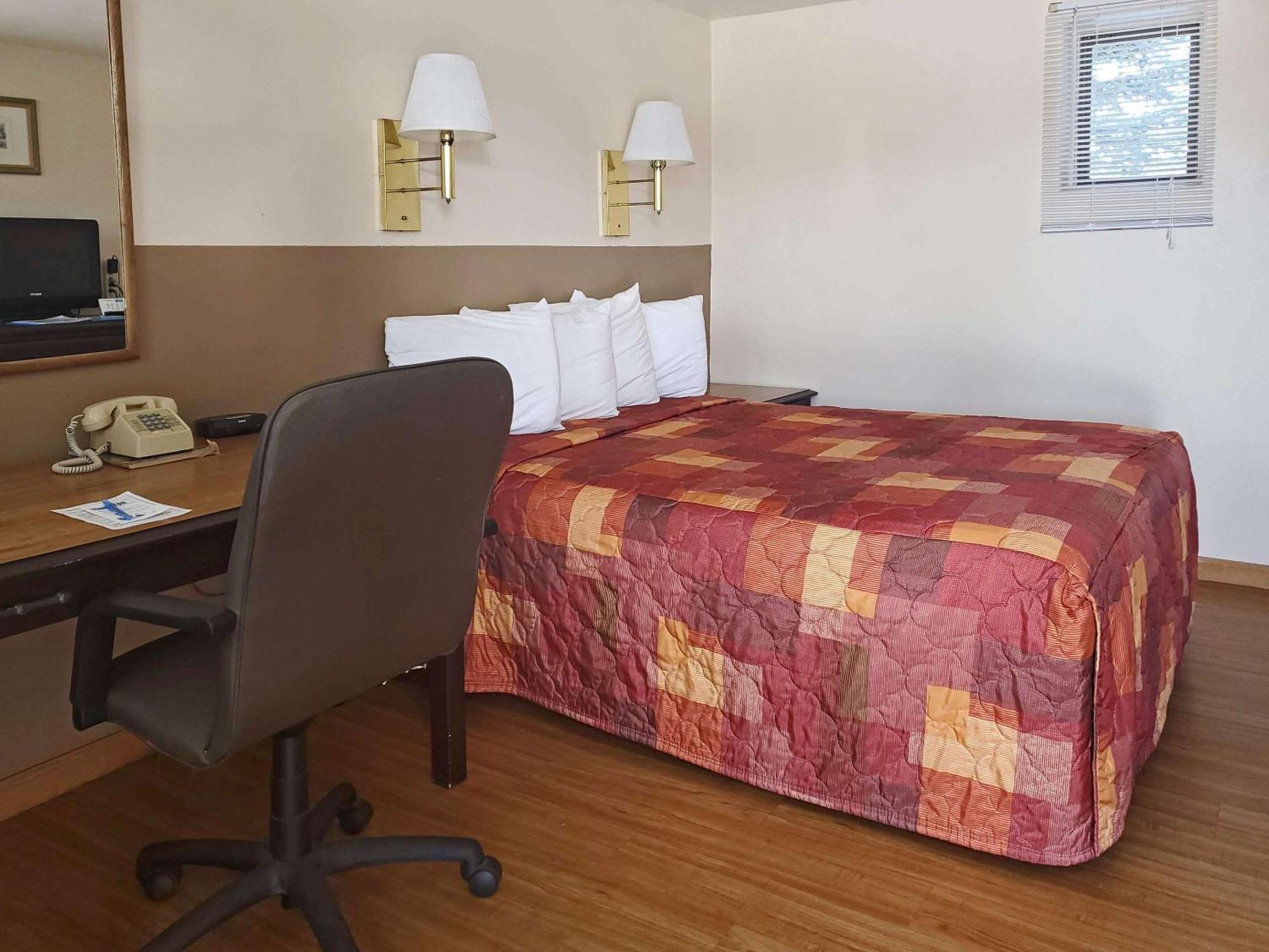 Rodeway Inn Бъфало Екстериор снимка