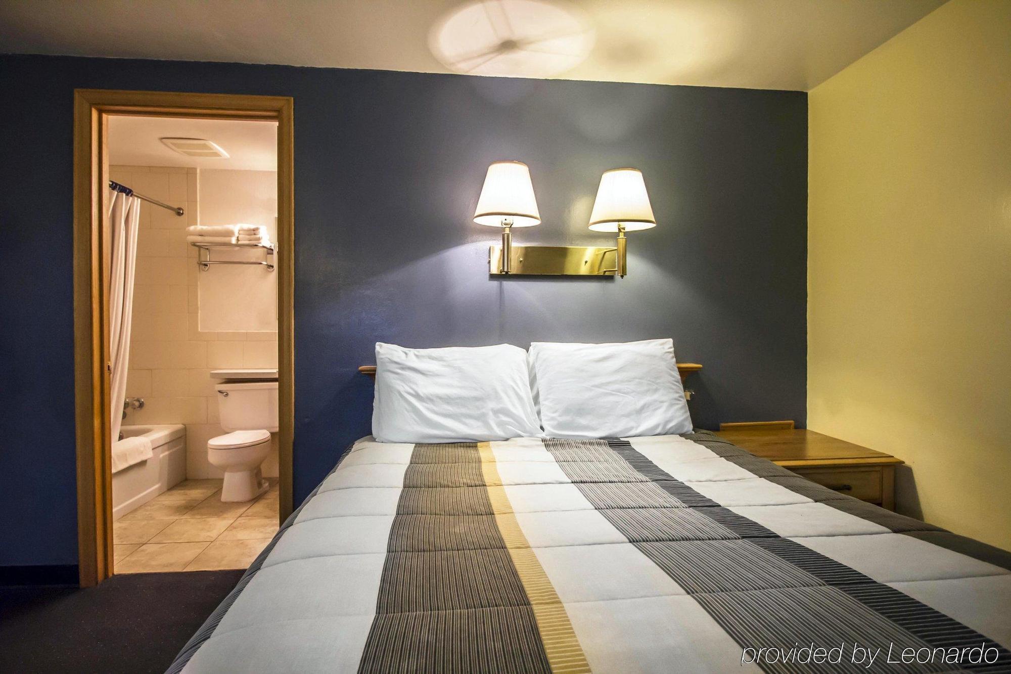 Rodeway Inn Бъфало Екстериор снимка