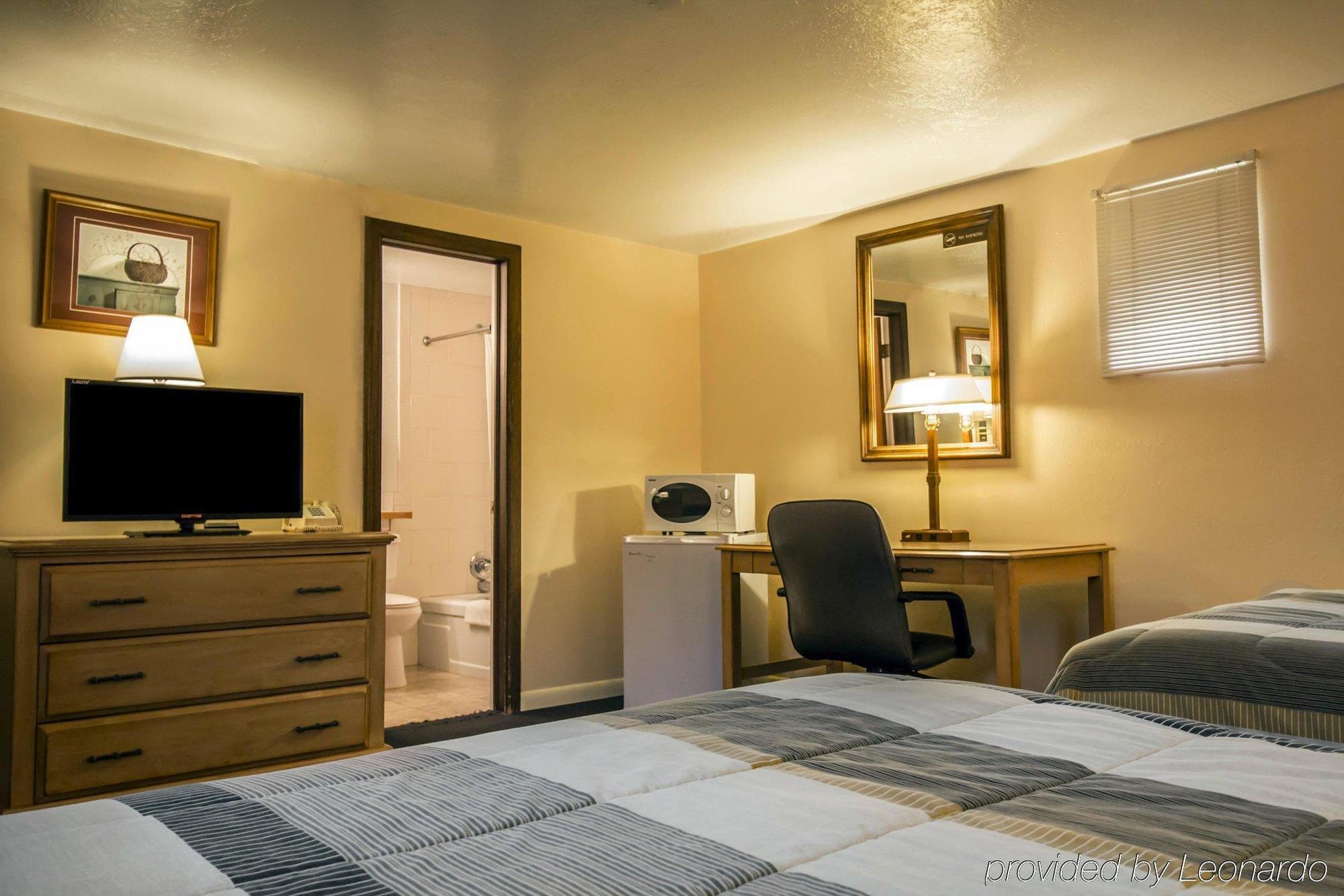 Rodeway Inn Бъфало Екстериор снимка
