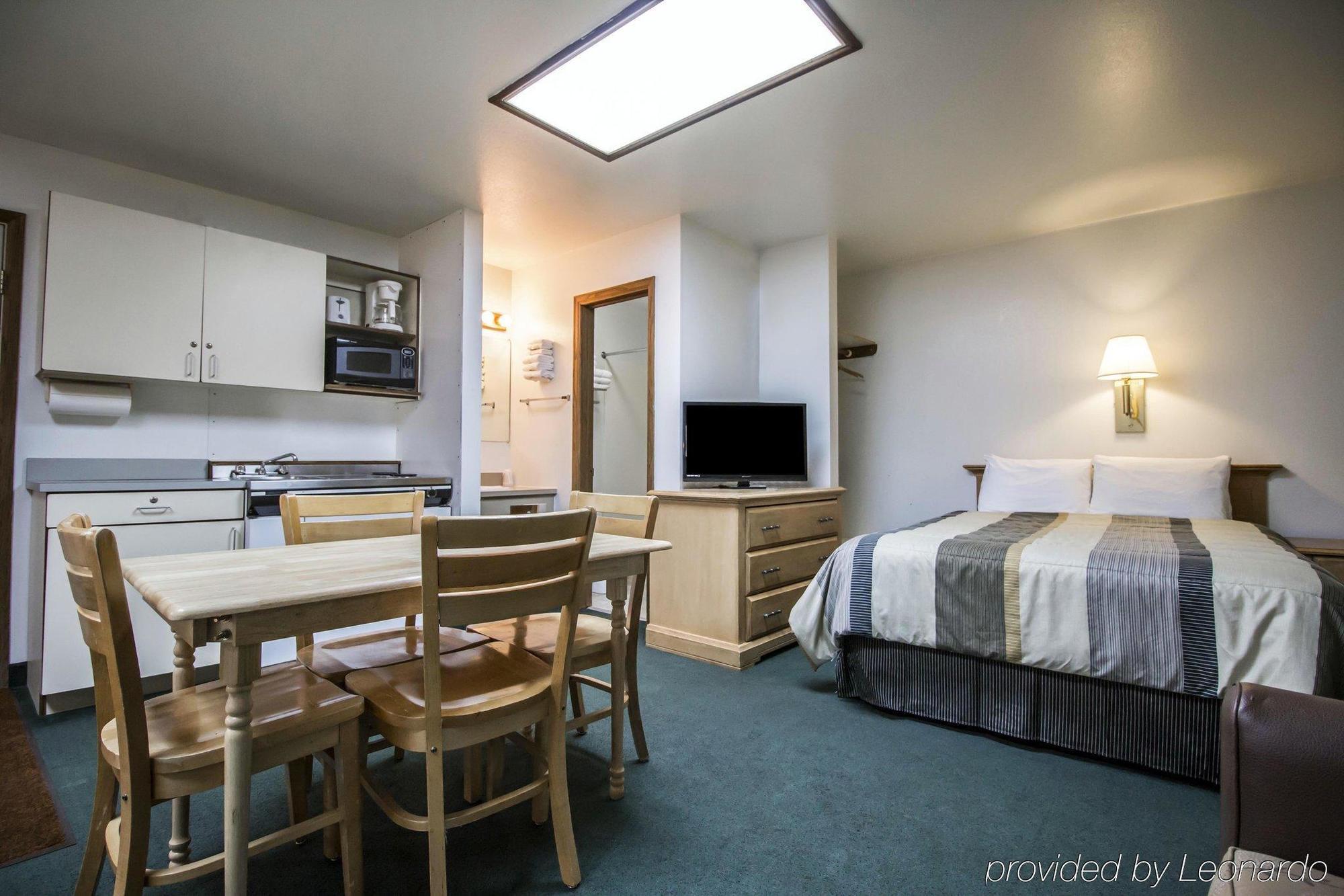 Rodeway Inn Бъфало Екстериор снимка
