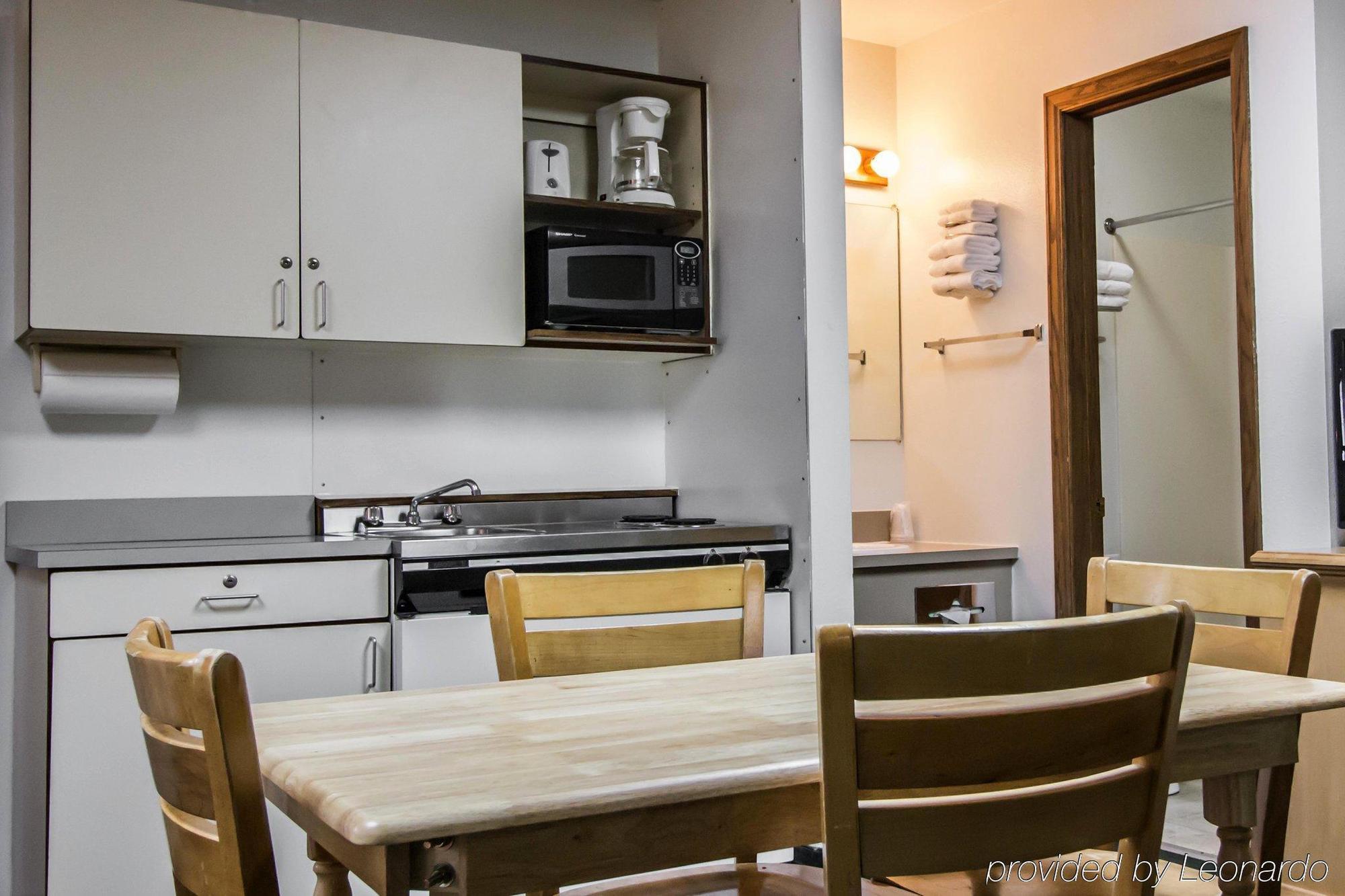 Rodeway Inn Бъфало Екстериор снимка