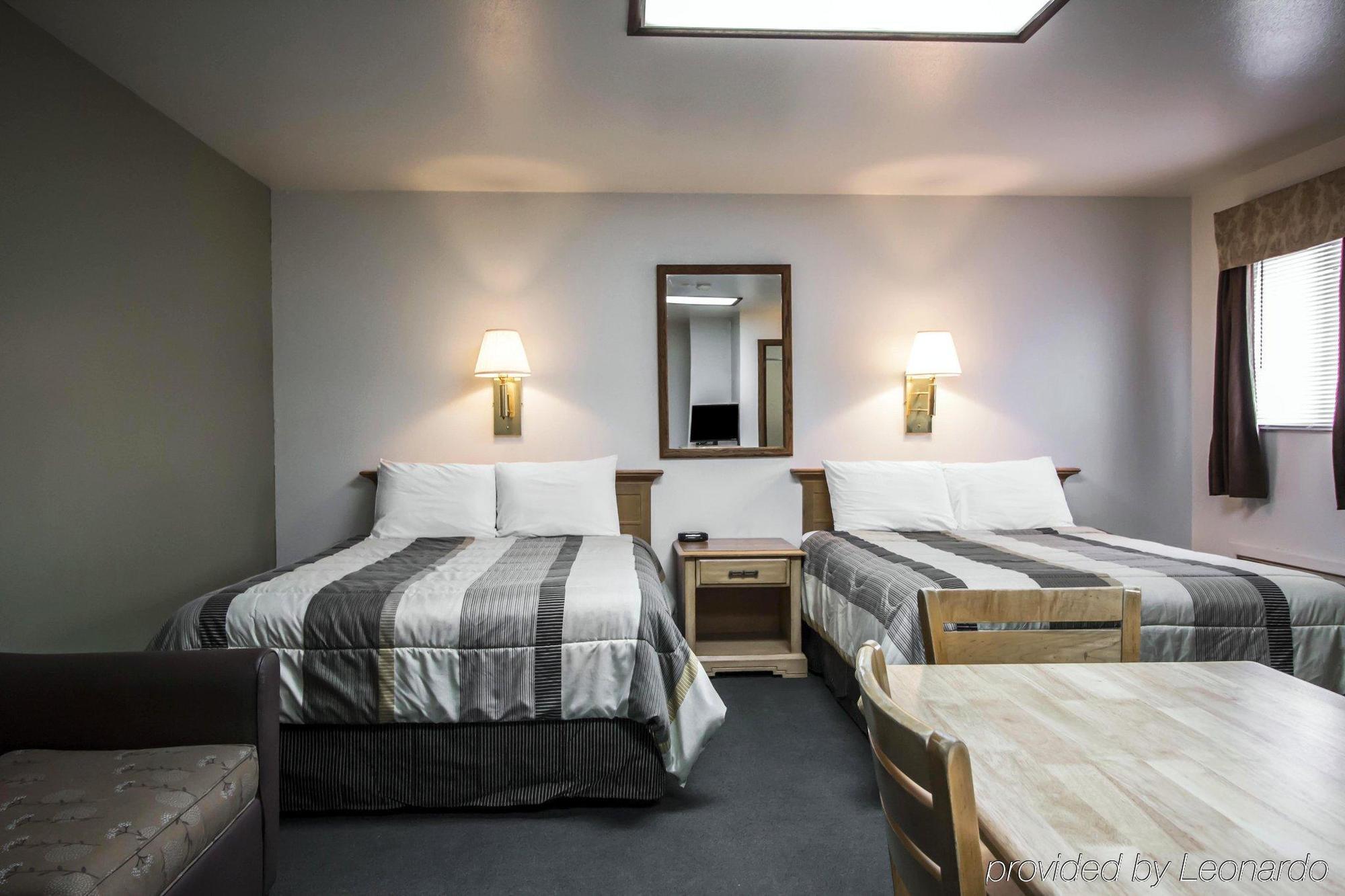 Rodeway Inn Бъфало Екстериор снимка